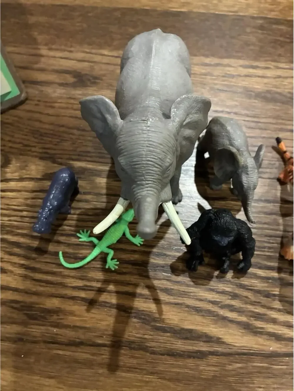 Vintage Plastic Wild Animal Toy Figure Lot Elephant Gorilla Tiger Hippo Lizard